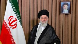 El líder supremo de Irán Ayatolá Ali Khamenei. El líder supremo de Irán Ayatolá Ali Khamenei.