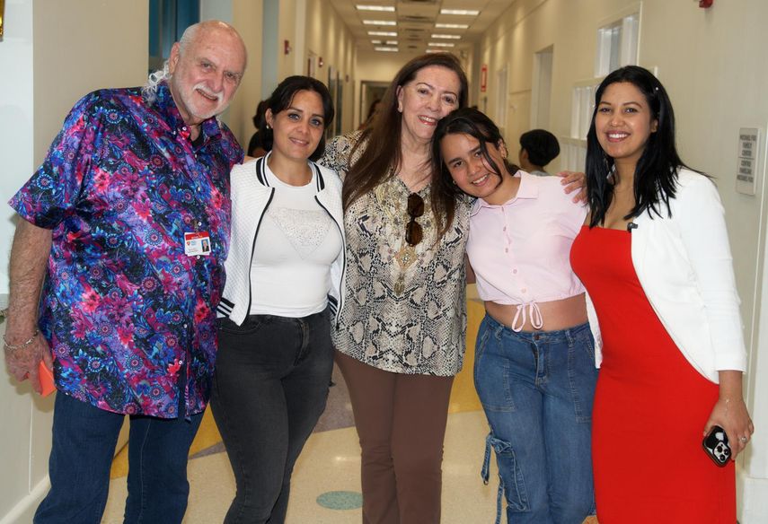 Michael Fux, Naila Hernández, Gloria Fux, Náthaly Zaragoza y Darcy Borrero.&nbsp;