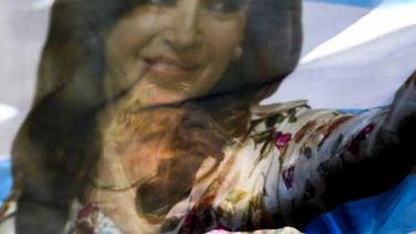 Tras la cirugía, es posible que la mandataria como el 80% o 90% de los pacientes pueda sufrir de amnesia, ansiedad, insomnio, falta de concentración y dolor de cabeza. (EFE)