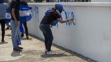 - Jóvenes protestan contra el dictador de&nbsp;Nicaragua, Daniel Ortega.