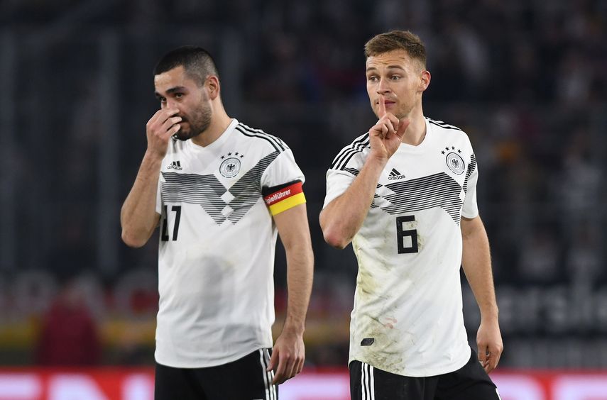 Este miércoles el entrenador quiso darle la responsabilidad a los jóvenes. De los veteranos en la primera parte sólo estuvieron Manuel Neuer e Ilkay Gündogan. En la segunda parte entraría Reus.