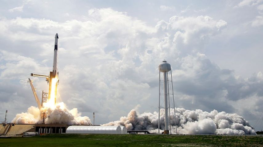 El cohete Falcon 9 de la empresa SpaceX despega rumbo a la Estaci&oacute;n Espacial Internacional con los astronautas de la NASA Doug Hurley y Bob Behnken, desde el Centro Espacial Kennedy, en Florida, el 30 de mayo de 2020.&nbsp;