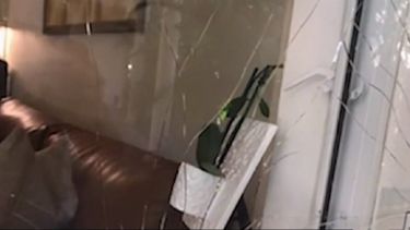 La víctima ofrece 10 mil dólares de recompensa por la captura de los ladrones.