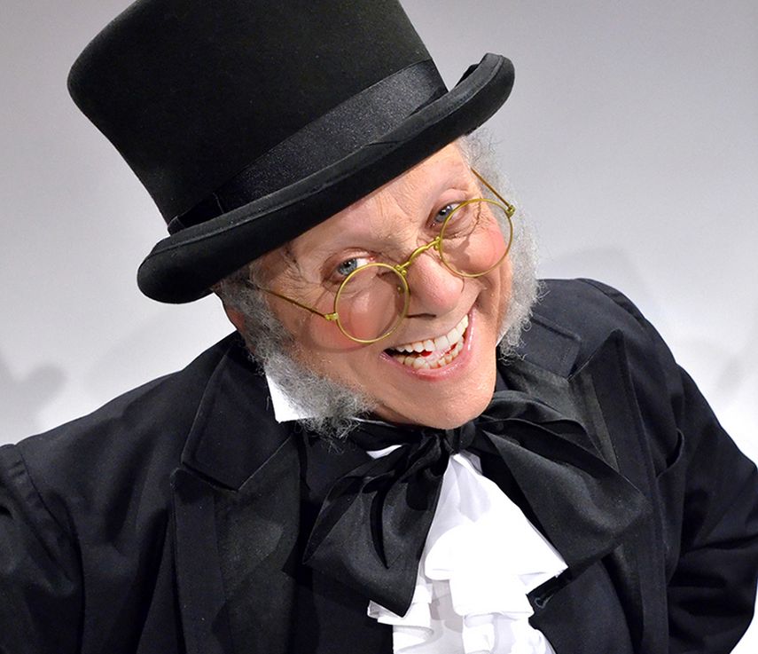 El actor Orlando Urdaneta protagoniza Un cuento de Navidad, basado en A Christmas Carol, de Charles Dickens. (CORTESÍA)