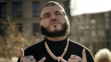 En Nadie,&nbsp;Farruko&nbsp;nos entrega su estilo musical característico, en el que los ritmos urbanos se entrelazan con los sonidos del Caribe y el reggae.