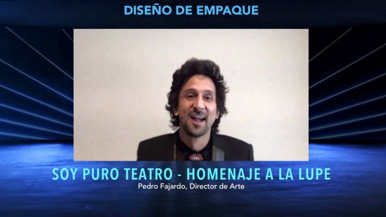 En esta captura de pantalla, Pedro Fajardo acepta el Mejor Paquete de Grabación para 
