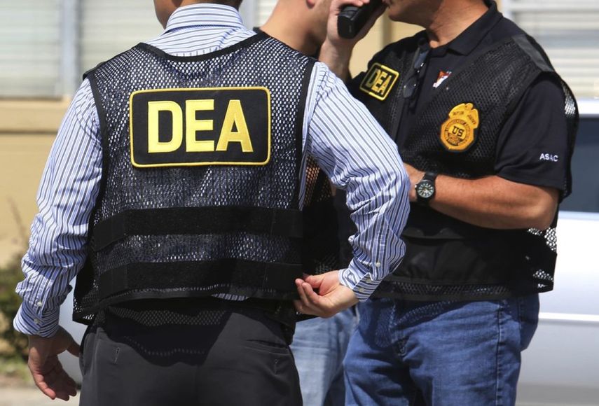 Agentes de la DEA durante un operativo antidrogas.