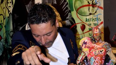 JC Cepeda expone en Miami una muestra que refleja el movimiento artístico que está desarrollando mediante la fusión de diversas técnicas y en el que el modernismo no es sinónimo de romper las leyes estéticas.