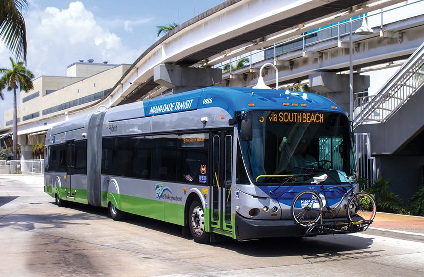 Los nuevos buses cuentan con 59 asientos y capacidad para 100 pasajeros, además del servicio WiFi. (JESÚS HERNÁNDEZ)