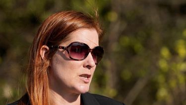 Foto tomada el 20 de noviembre del 2020 de Monica Palmer, en Farmington Hills, Michigan, la funcionaria electoral de Michigan que ha recibido amenazas.