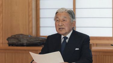 El emperador de Japón Akihito ha manifestado su deseo de abdicar porque ha sentido un declive en su estado físico tras ser intervenido quirúrgicamente en dos ocasiones&nbsp;