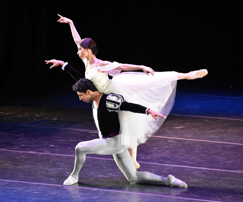 &nbsp;Ana Elisa Mena y Mois&eacute;s Cerrada, de&nbsp;Compa&ntilde;&iacute;a Nacional de Danza de M&eacute;xico.