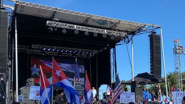 Decenas gritaron por la libertad de Cuba, Venezuela y Nicaragua .&nbsp;