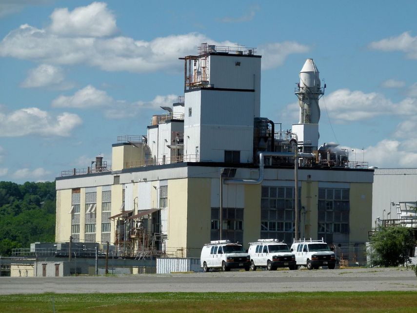 Edificio de una fábrica. Imagen referencial