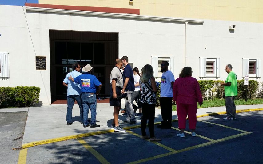 Baja asistencia de votantes a la jornada electoral que decide el futuro de cuatro escaños de la Comisión municipal en Sweetwater.