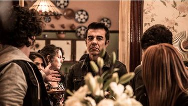 El actor y comediante mexicano Adri&aacute;n Uribe en una escena de Como tu no hay 2.