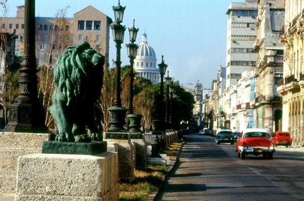 Lagarfeld hará historia con el primer desfile de Chanel en Cuba