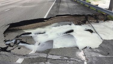 emergencia obliga cierre de carriles en sentido sur del turnpike en miami