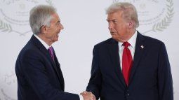 El presidente de Estados Unidos, Donald Trump, saluda al exprimer ministro británico Tony Blair durante una cumbre sobre Gaza en Sharm el-Sheij el 13 de octubre de 2025. El presidente de Estados Unidos, Donald Trump, saluda al exprimer ministro británico Tony Blair durante una cumbre sobre Gaza en Sharm el-Sheij el 13 de octubre de 2025.