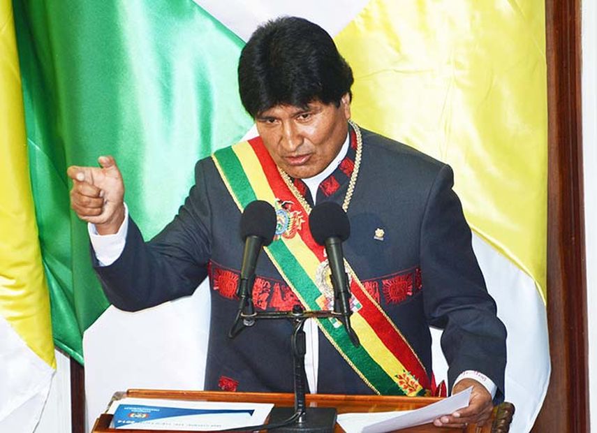 El presidente de Bolivia, EvoMorales, pronuncia un discurso durante la ceremonia de investidura de su tercer período como mandatario el pasado 22 de enero de 2015 (EFE)