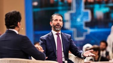 El estadounidense Donald Trump Jr. habla en la conferencia Future Investment Initiative (FII) en Riad el 29 de octubre de 2025.