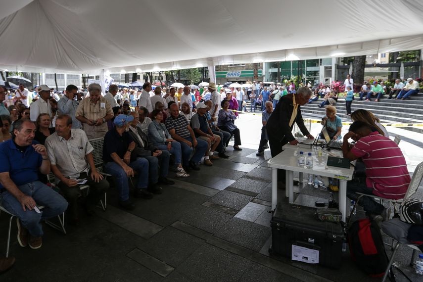 Con la modificación, el proceso de renovación se extenderá dos semanas: hasta el domingo 21 de mayo.