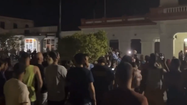Cubanos toman las calles con gritos de libertad