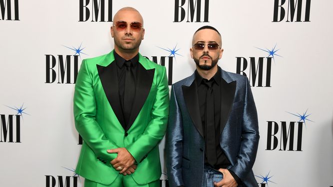 Los cantantes de música urbana Wisin & Yandel en los premios BMI.