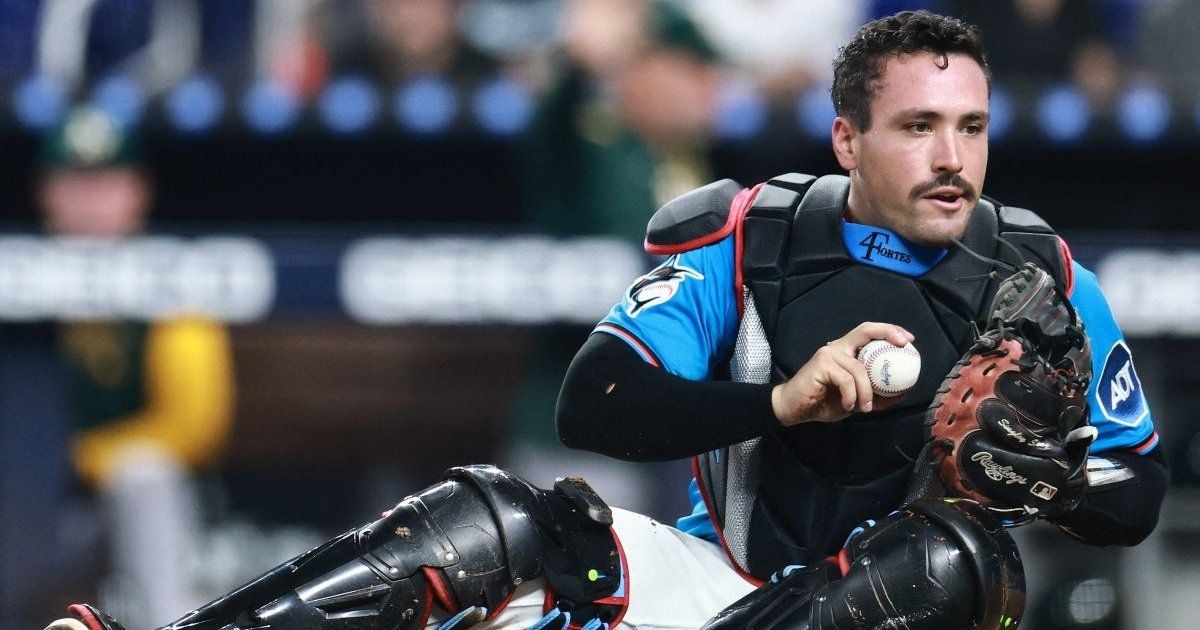 Marlins apuestan por un roster con tres receptores tras retorno de Fortes