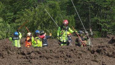 &nbsp;Rescatistas buscan desaparecidos.&nbsp;