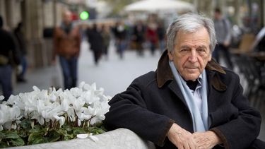 El director tiene 85 años.