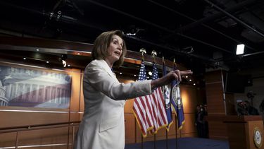 La presidenta de la C&aacute;mara de Representantes Nancy Pelosi, dem&oacute;crata por California, responde exasperada a la pregunta de un reportero, quien le pregunt&oacute; si odiaba al presidente Donald Trump, el jueves 5 de diciembre del 2019 en el Capitolio, en Washington.&nbsp;