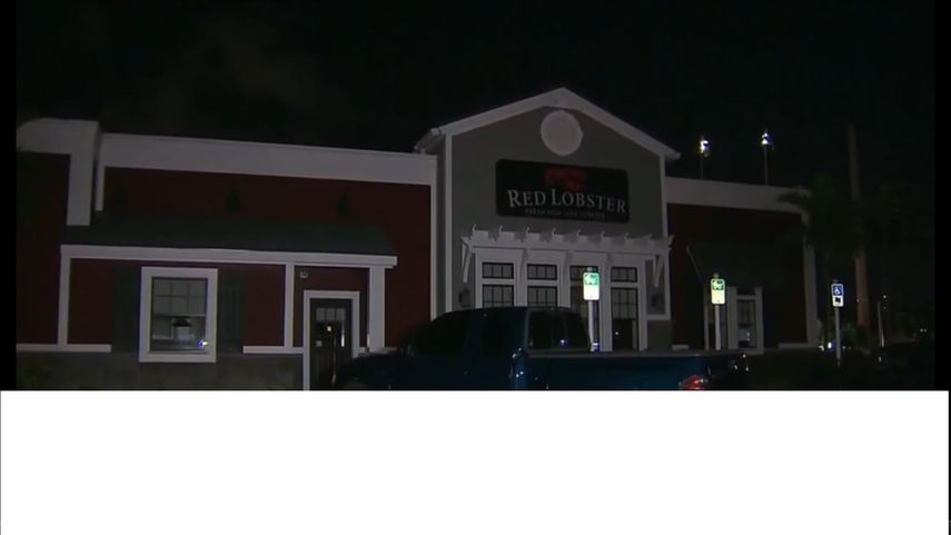 Fachada del Red Lobster que fue asaltado la noche de este domingo en Kendall (Local 10)
