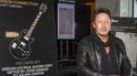 El artista/músico Julian Lennon posa frente a la NFT (token no fungible) parte de la subasta Lennon Connection: The NFT Collection que presenta preciados recuerdos de los Beatles y John Lennon de su colección privada, en Juliens Auctions, en Beverly Hills, California. El artista/músico Julian Lennon posa frente a la NFT (token no fungible) parte de la subasta Lennon Connection: The NFT Collection que presenta preciados recuerdos de los Beatles y John Lennon de su colección privada, en Juliens Auctions, en Beverly Hills, California.