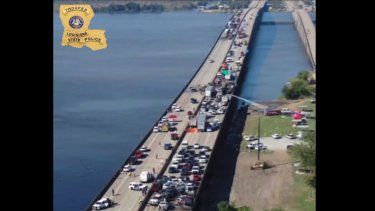 En la Interestatal 55 en la parroquia de St John the Baptist, múltiples carros colisionaron debido a una súper niebla que impidió la visibilidad de los conductores. La imagen de la Policía de carretera de Luisiana.&nbsp;