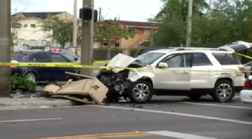 El accidente ocurrió en West 12 Avenue 29 Street, durante la mañana de este lunes.
