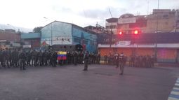 Maduro envía a las fuerzas de seguridad a las calles para radicalizar la cuarentena