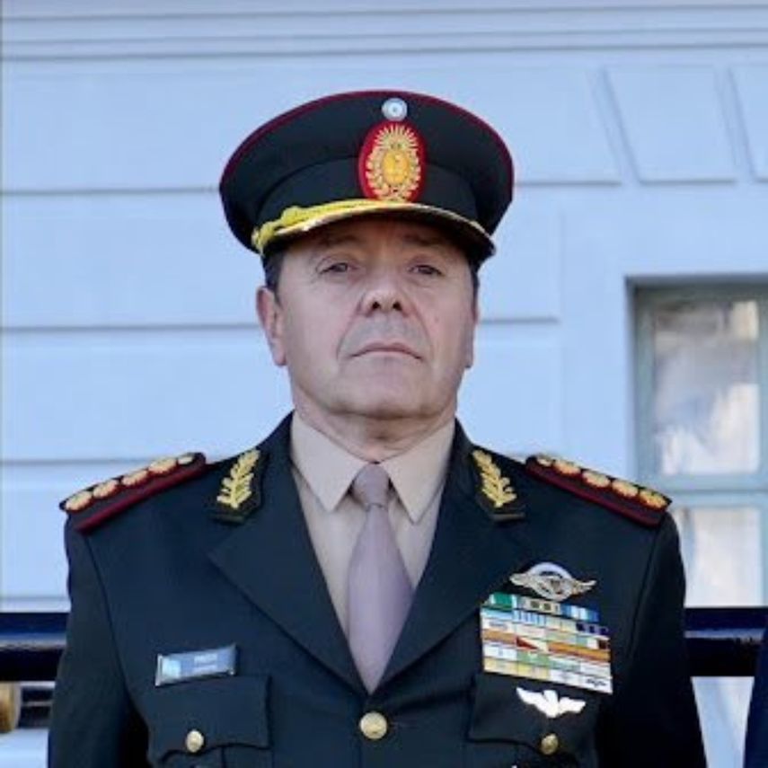 El despacho del presidente Javier Milei dijo que el nuevo ministro de Defensa, Teniente General Carlos Presti es una persona con intachable carrera militar que ha llegado al más alto rango en su escalafón