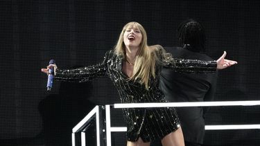 Taylor Swift durante su presentación en la gira Eras el lunes 7 de agosto de 2023, en el SoFi Stadium en Los Ángeles.&nbsp;