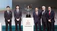 Directivos del Celta de Vigo, Alavés, Barcelona y Atlético de Madrid posan junto al trofeo de la Copa del Rey durante la celebración del sorteo de las semifinales del torneo