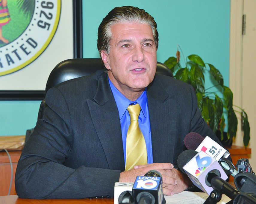 El alcalde Hernández fue enfático en señalar que no se ha violado ningún ordenamiento legal. (GISELLE SANTALUCCI)