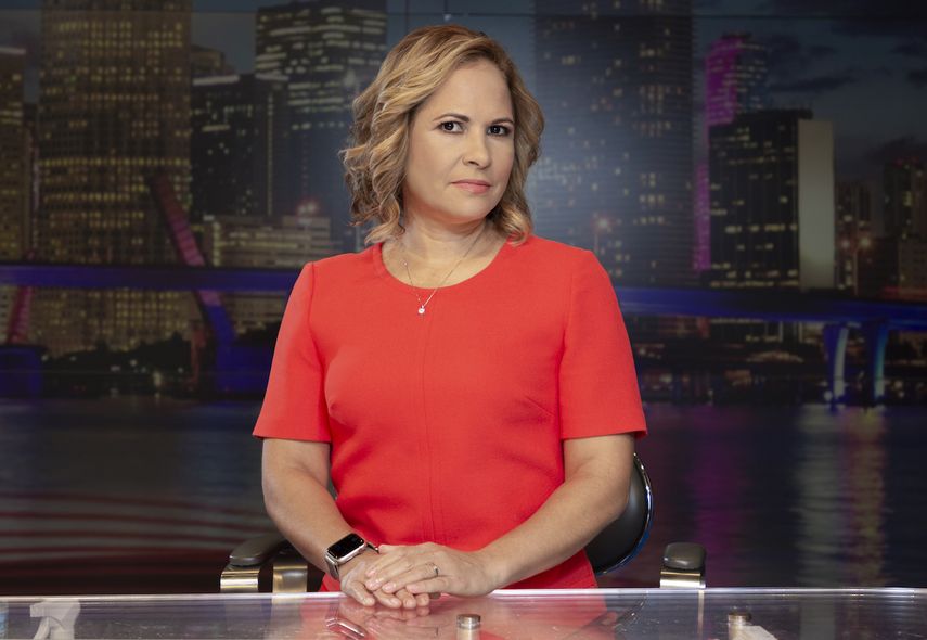 La periodista Yelenis Reina en el plató de América Noticias.&nbsp;