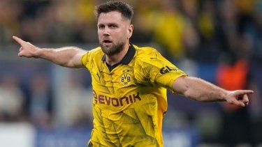 Niclas Fuellkrug celebra tras anotar el gol que le dio a Borussia Dortmund la victoria 1-0 ante el París Saint-Germain en las semifinales de la Liga de Campeones, el miércoles 1 de mayo de 2024.