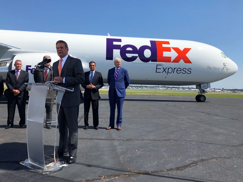 El gobernador de Tennessee Bill Lee en un evento para anunciar inversiones de FedEx Corp, el 2 de agosto del 2019 en Memphis, Tennessee.&nbsp;