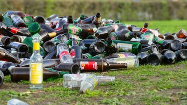 Decenas de organizaciones exhortan a las grandes empresas a reciclar el vidrio.&nbsp;