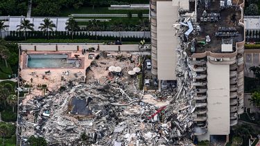 Esta imagen recoge el edificio Champlain Towers South en ruinas.