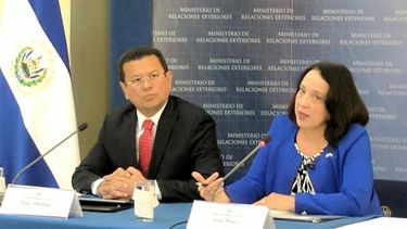 Jean Manes, embajadora de EEUU en El Salvador.