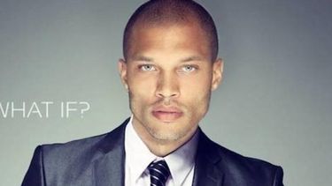 Este es uno de los memes que circularon en las redes sociales donde se sugiere que Meeks podría ser modelo ( Foto: Twitter)