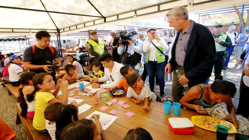 El alto comisionado de Naciones Unidas para los Refugiados (Acnur) Filippo Grandi visita el hogar de paso Divina Providencia en Cúcuta, Colombia.