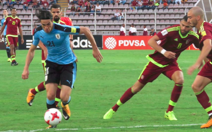 Cavani no fue efectivo para superar al arquero venezolano Wuilker Faríñez.&nbsp;